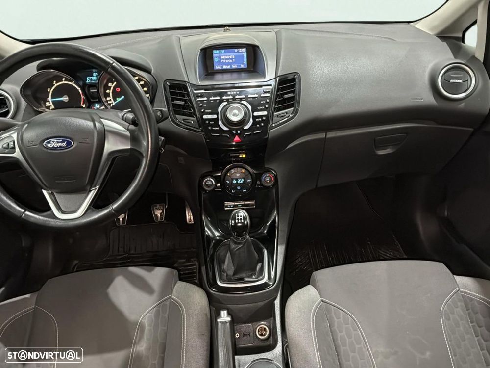 Ford Fiesta - 12