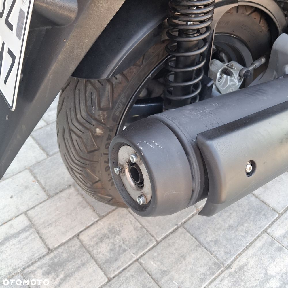 Yamaha X-max - 13