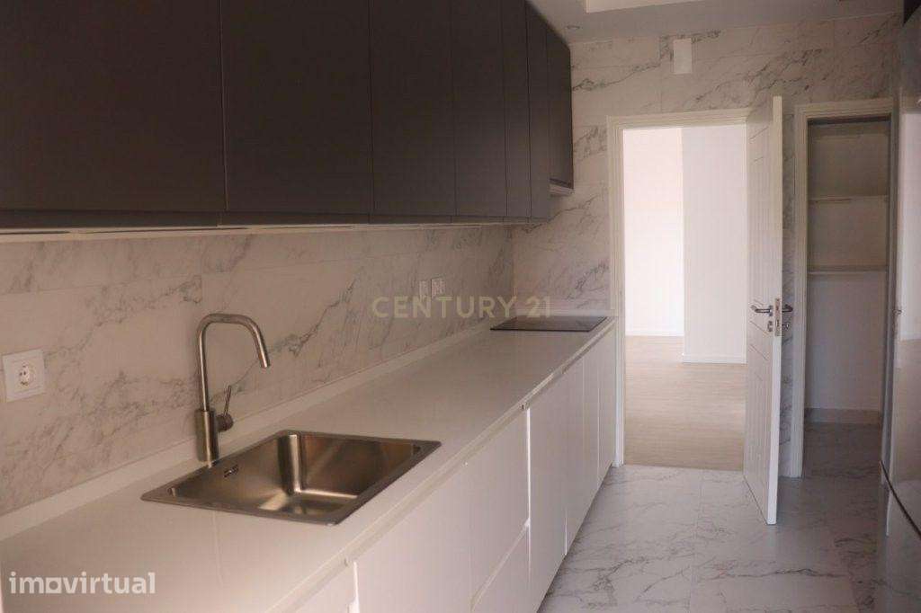 Apartamento Renovado T2 em Oeiras com Vista Atraente - Grande imagem: 4/17