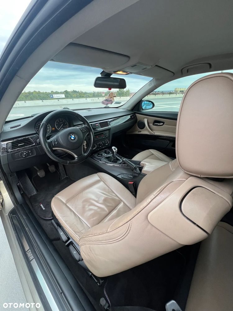 BMW Seria 3 320i - 11