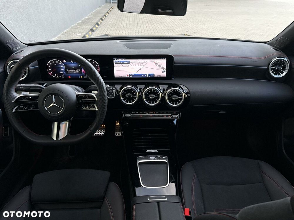 Mercedes-Benz CLA - 16