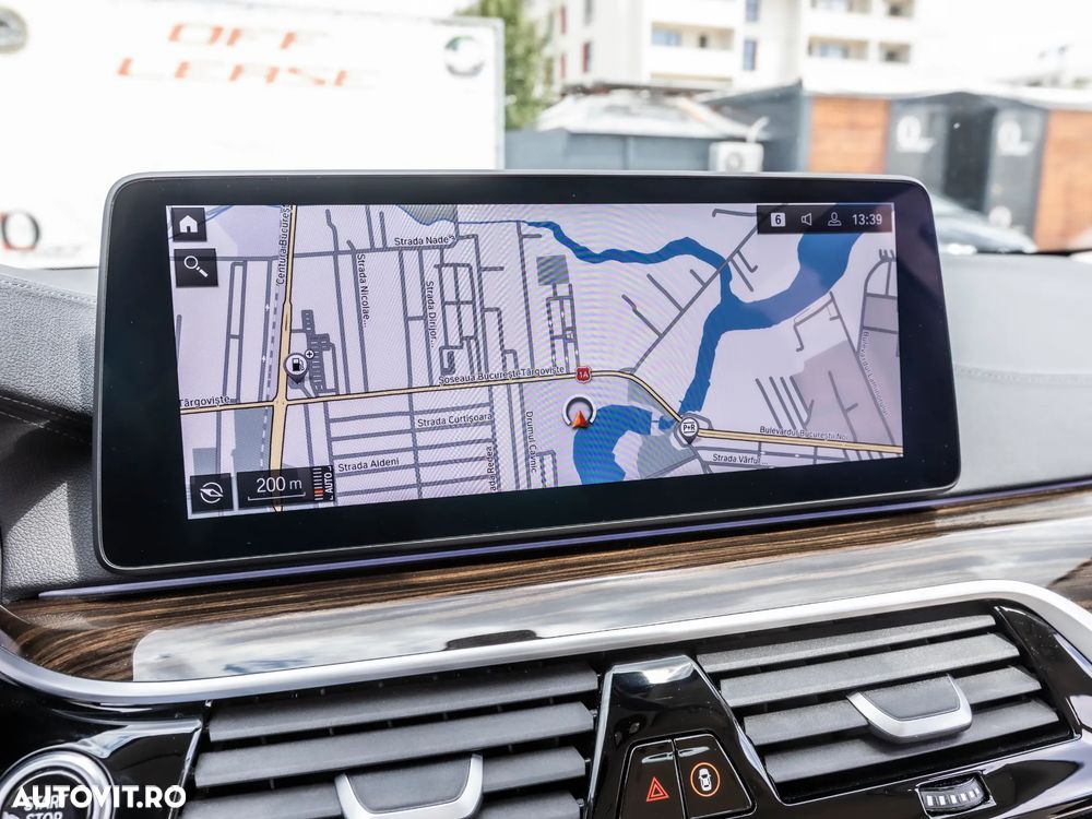 BMW Seria 5 520i AT MHEV - 23