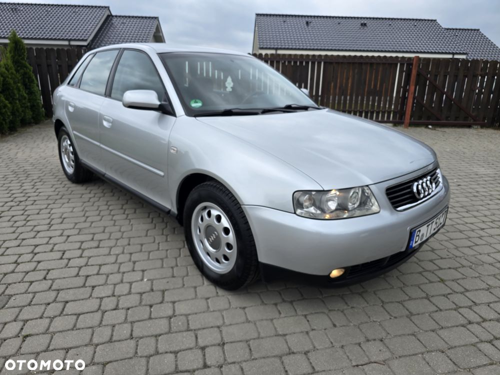 Audi A3 Sportback 1.6 Ambiente - 14