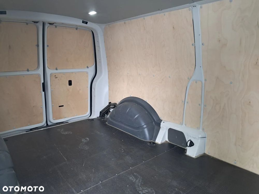 Volkswagen Transporter - 18