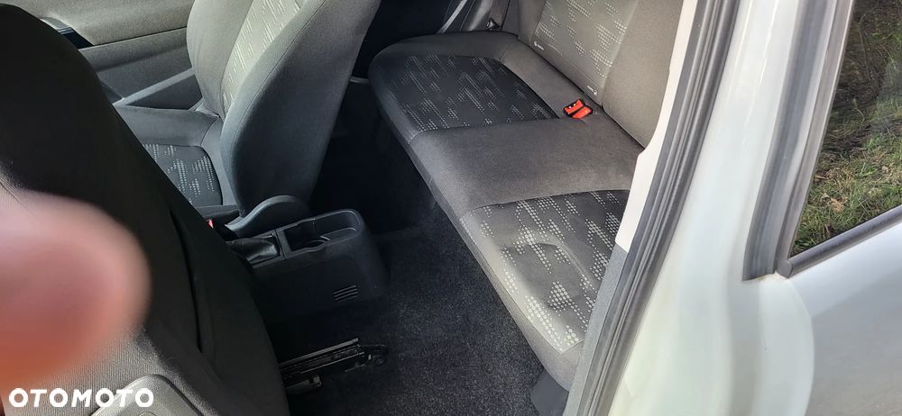 Opel Corsa 1.4 16V Satellite - 11