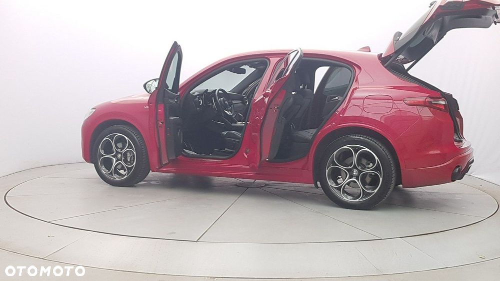 Alfa Romeo Stelvio - 11