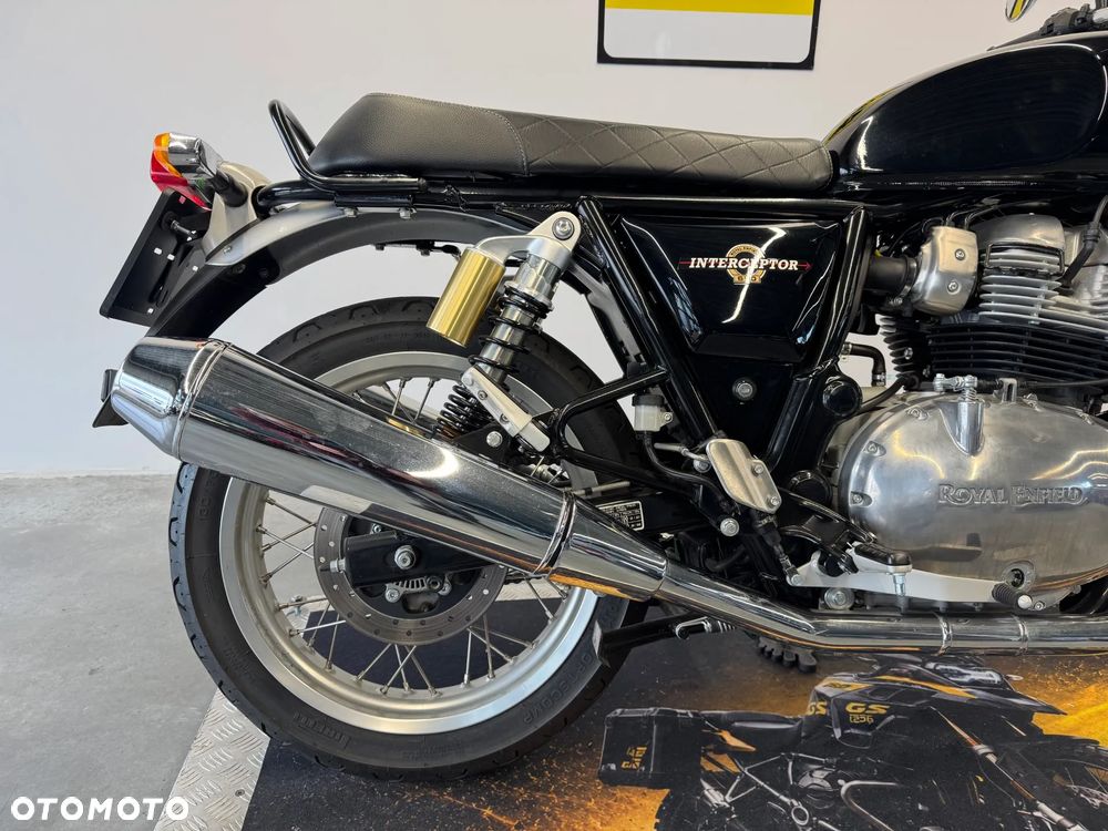 Royal Enfield Interceptor - 16