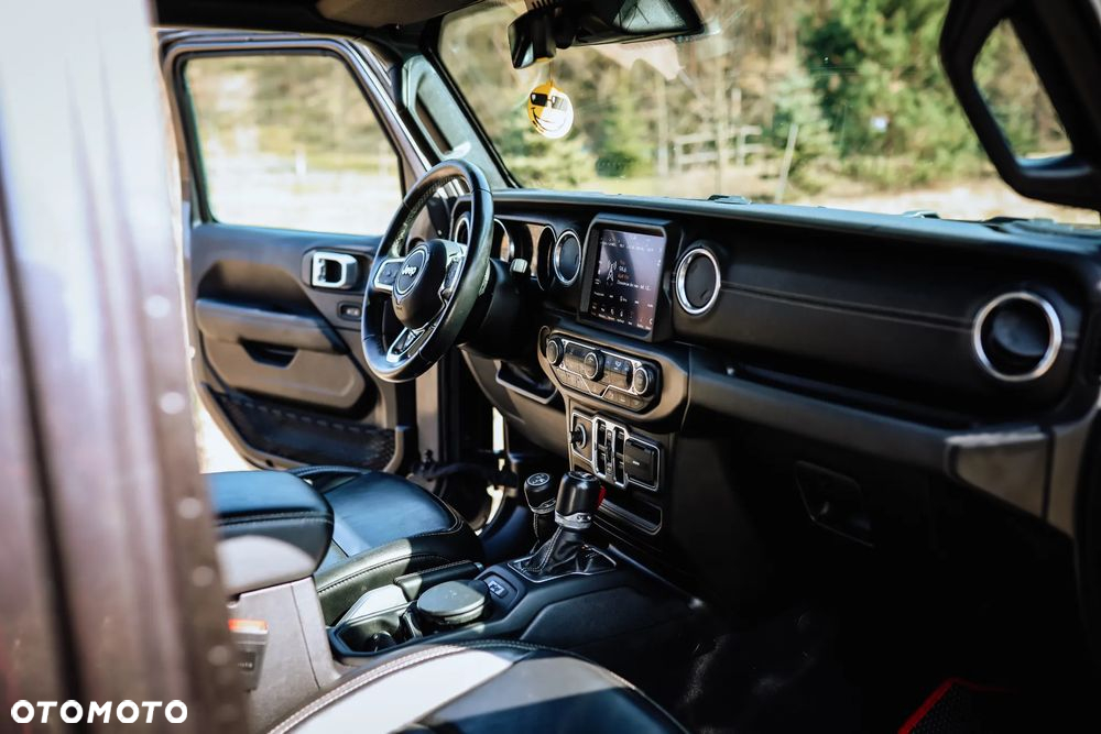 Jeep Wrangler - 13