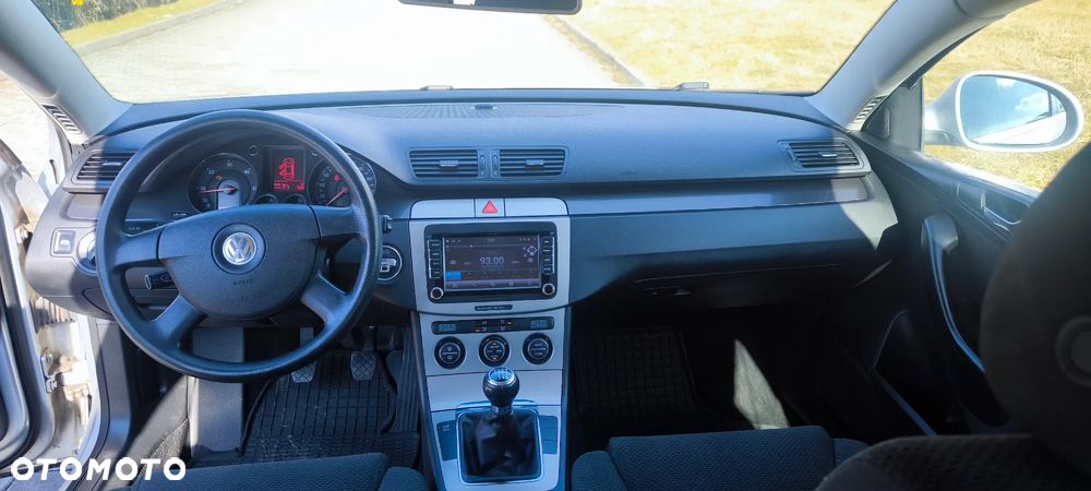 Volkswagen Passat 2.0 TDI Comfortline - 5