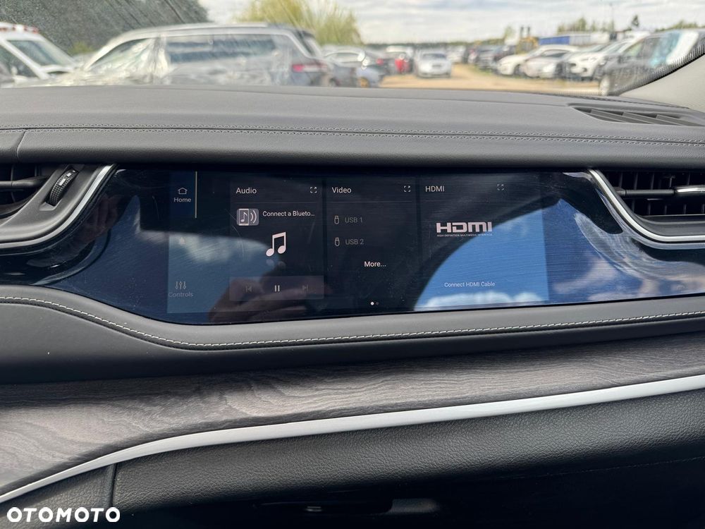 Jeep Grand Cherokee - 20