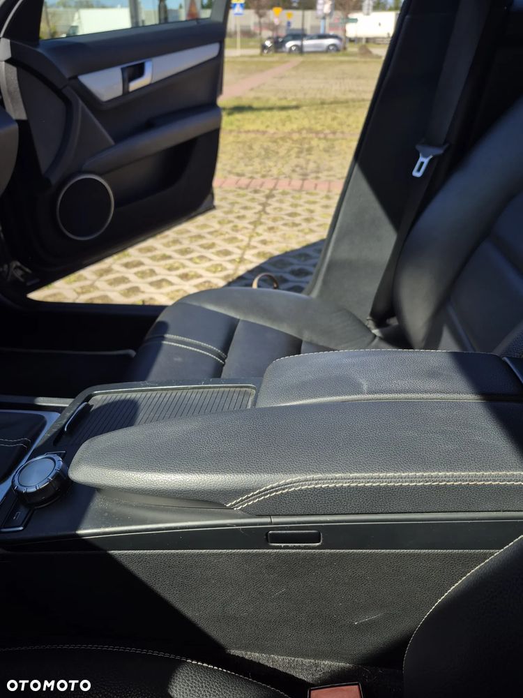 Mercedes-Benz Klasa C 200 CDI DPF (BlueEFFICIENCY) 7G-TRONIC Avantgarde - 13