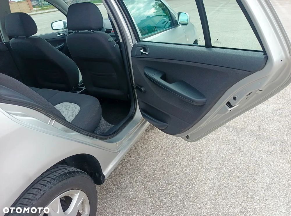 Skoda Fabia 1.4 16V Combi Elegance - 27