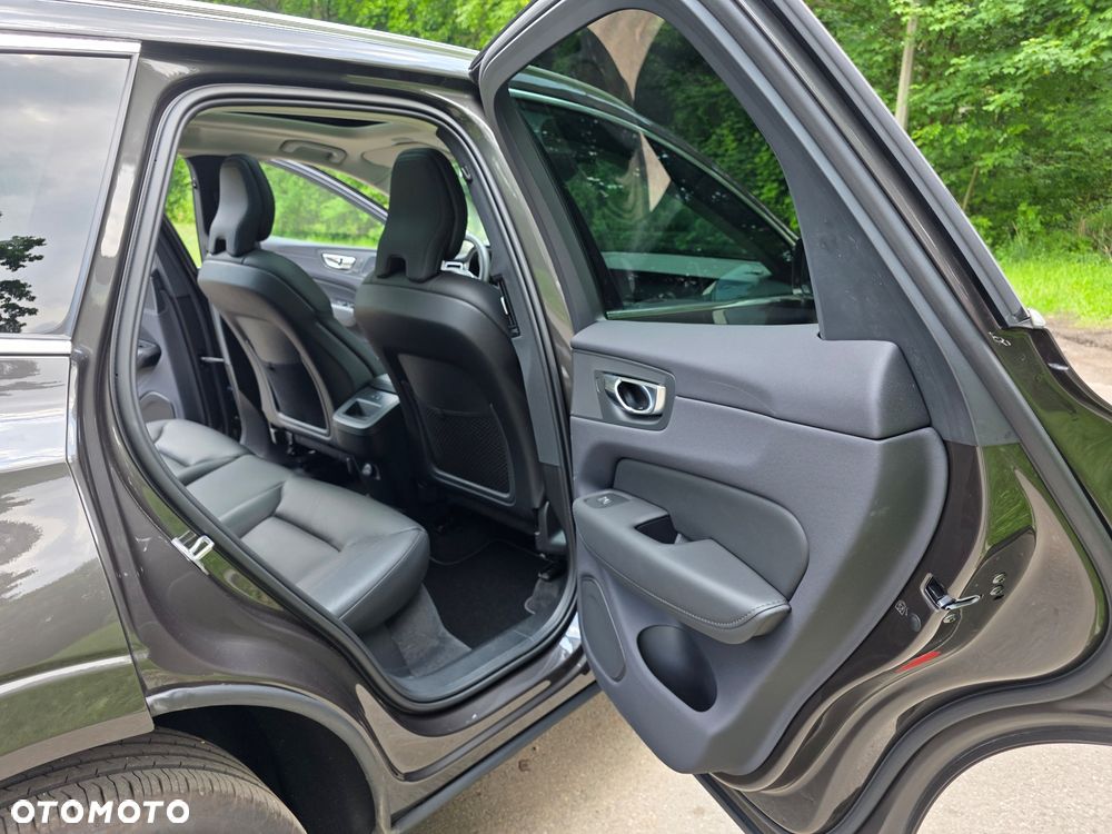 Volvo XC 60 B4 B Plus Bright - 12