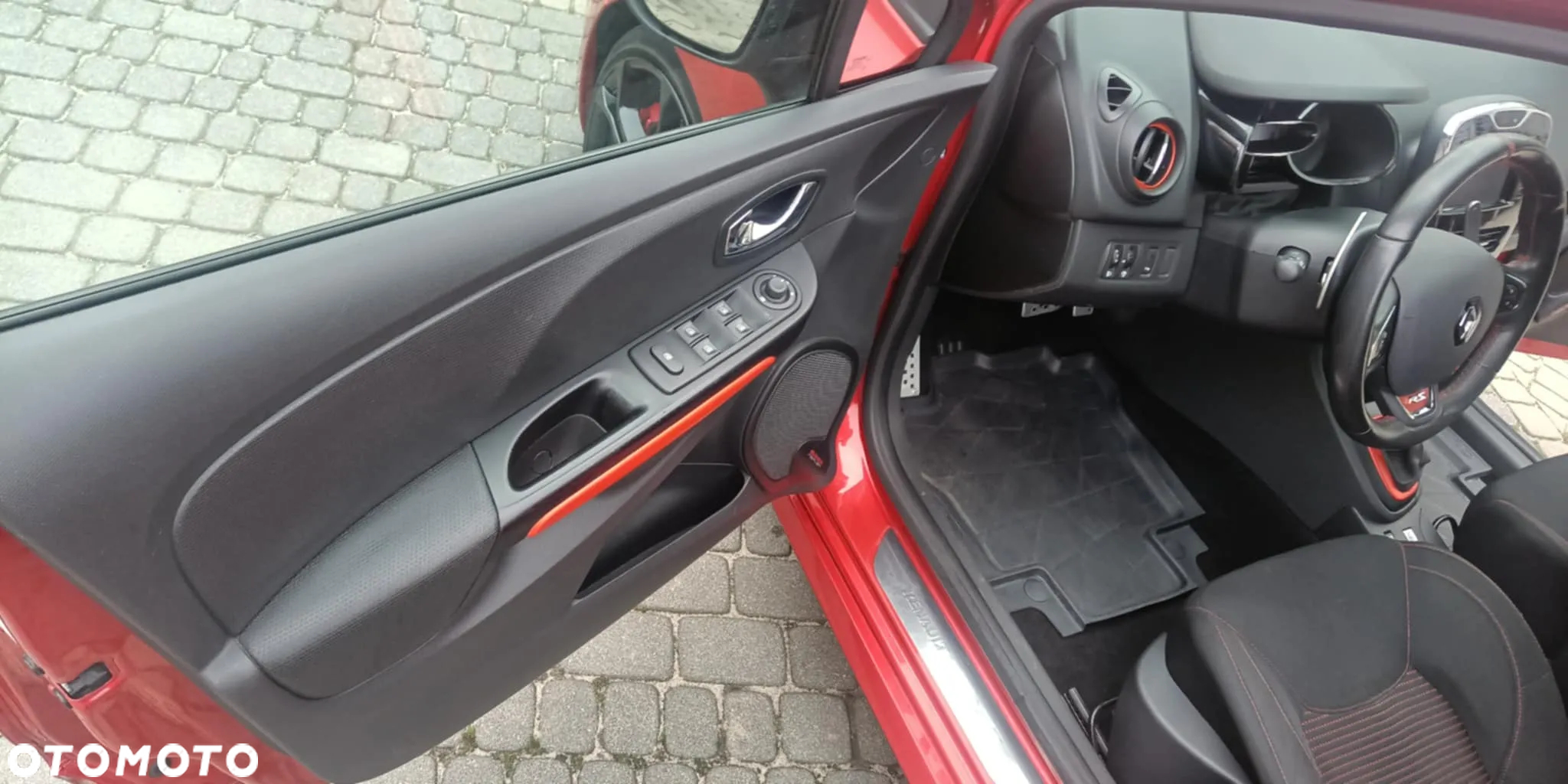 Renault Clio 1.6 Turbo R.S EDC Sport - 10