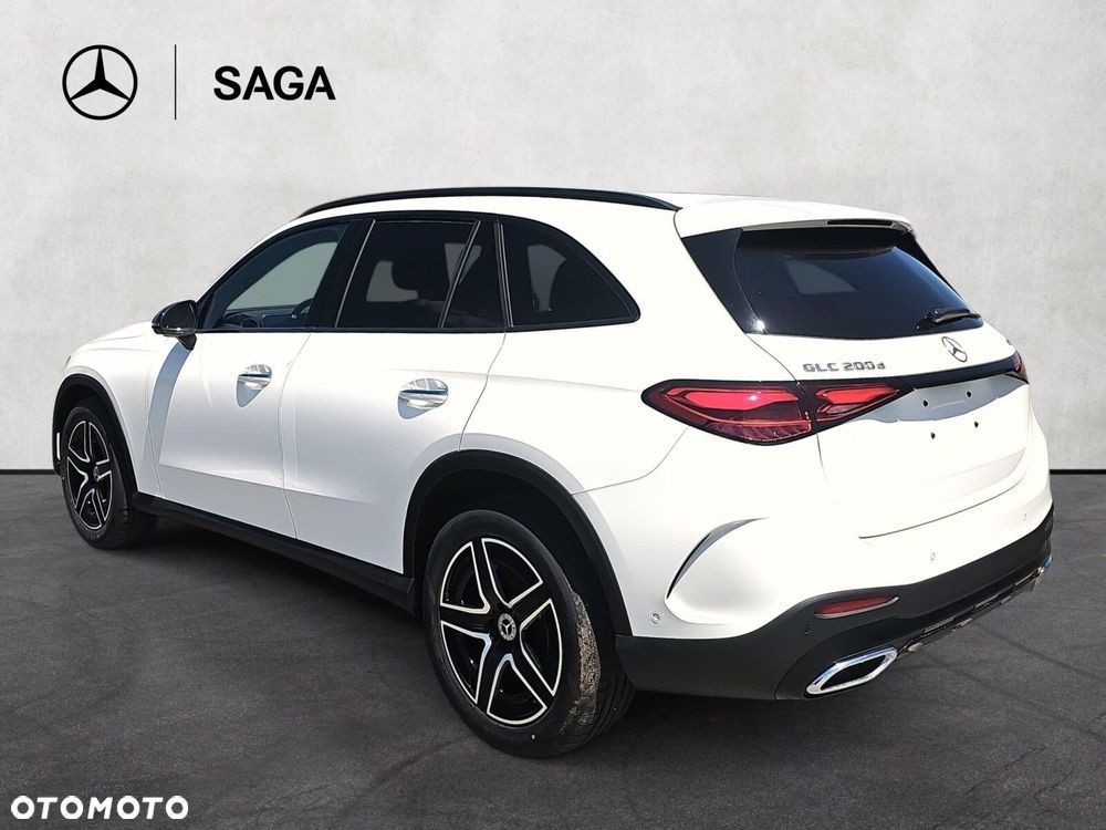 Mercedes-Benz GLA - 8