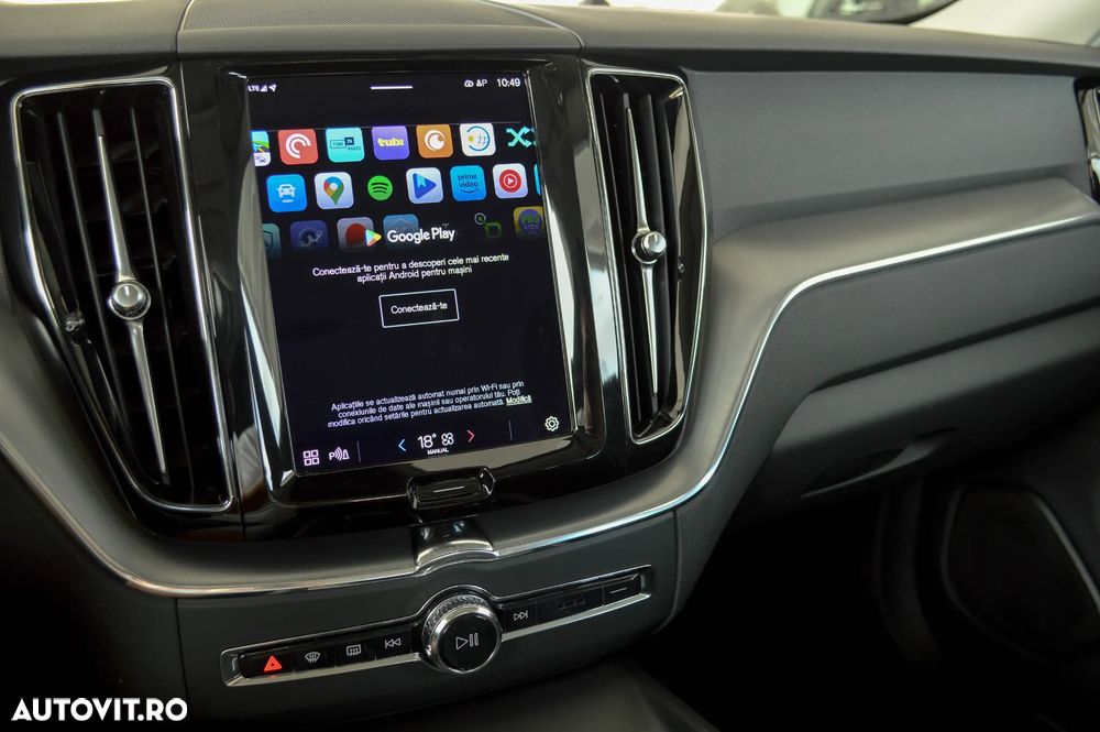 Volvo XC 60 B4 MHEV AT AWD Plus Dark - 12