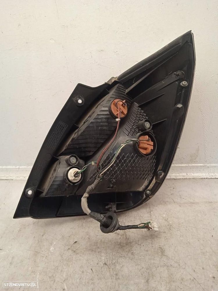 FAROLIM TRASEIRO ESQUERDO KIA RIO II 2007 - 1