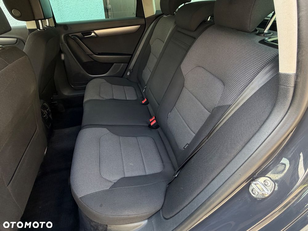 Volkswagen Passat Variant 2.0 TDI DSG BlueMotion Technology Comfortline - 19