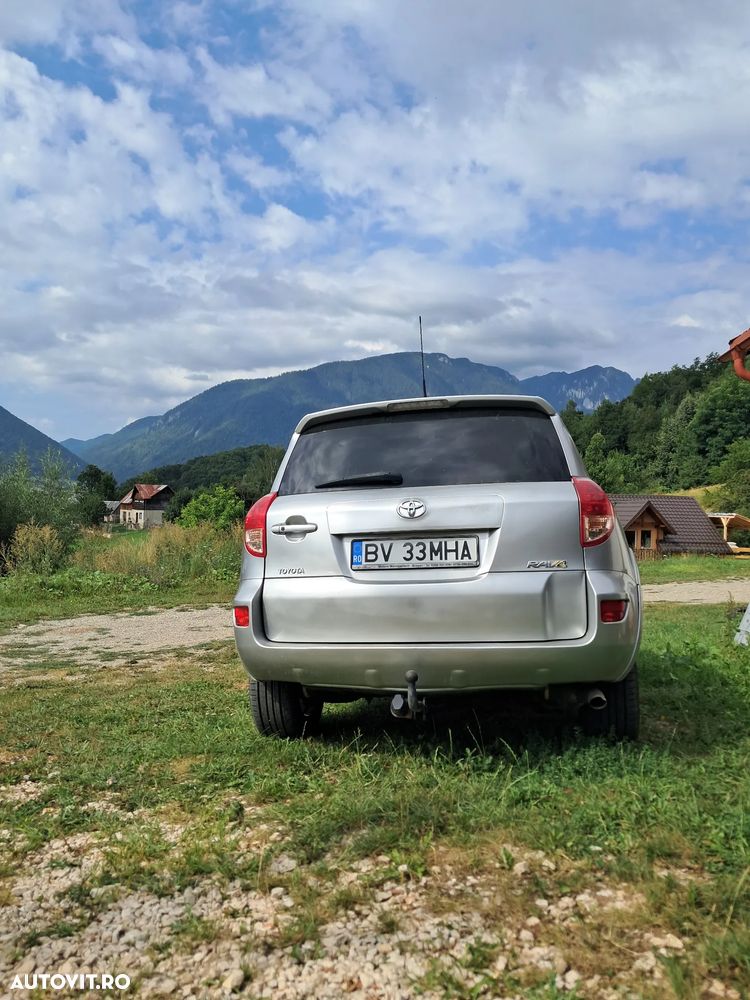 Toyota RAV4 2.2 D-4D 4x4 - 8