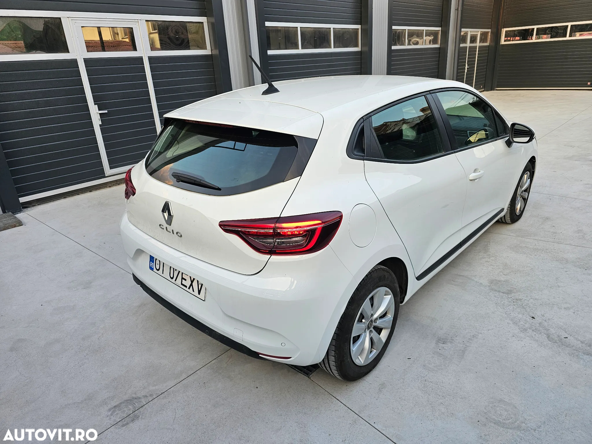 Renault Clio BLUE dCi 85 BUSINESS EDITION - 10