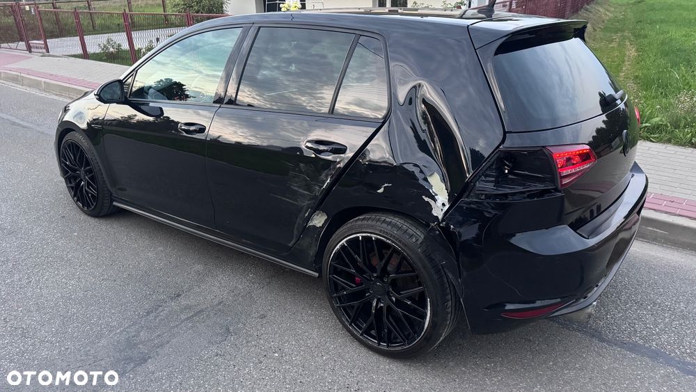Volkswagen Golf - 13