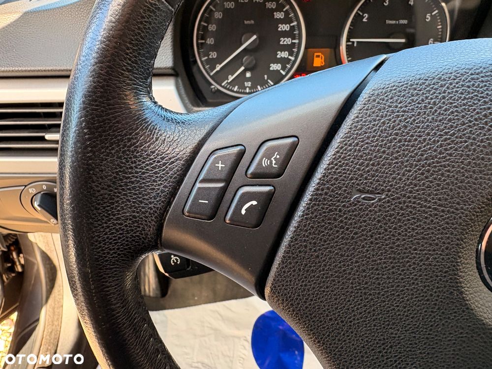 BMW Seria 3 318i - 16