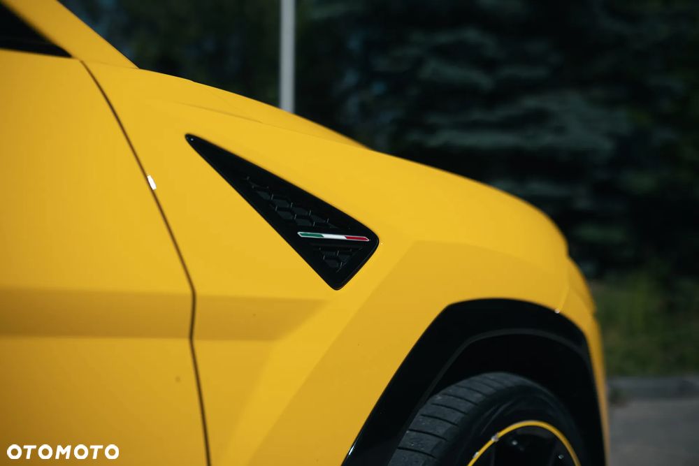 Lamborghini Urus Standard - 11
