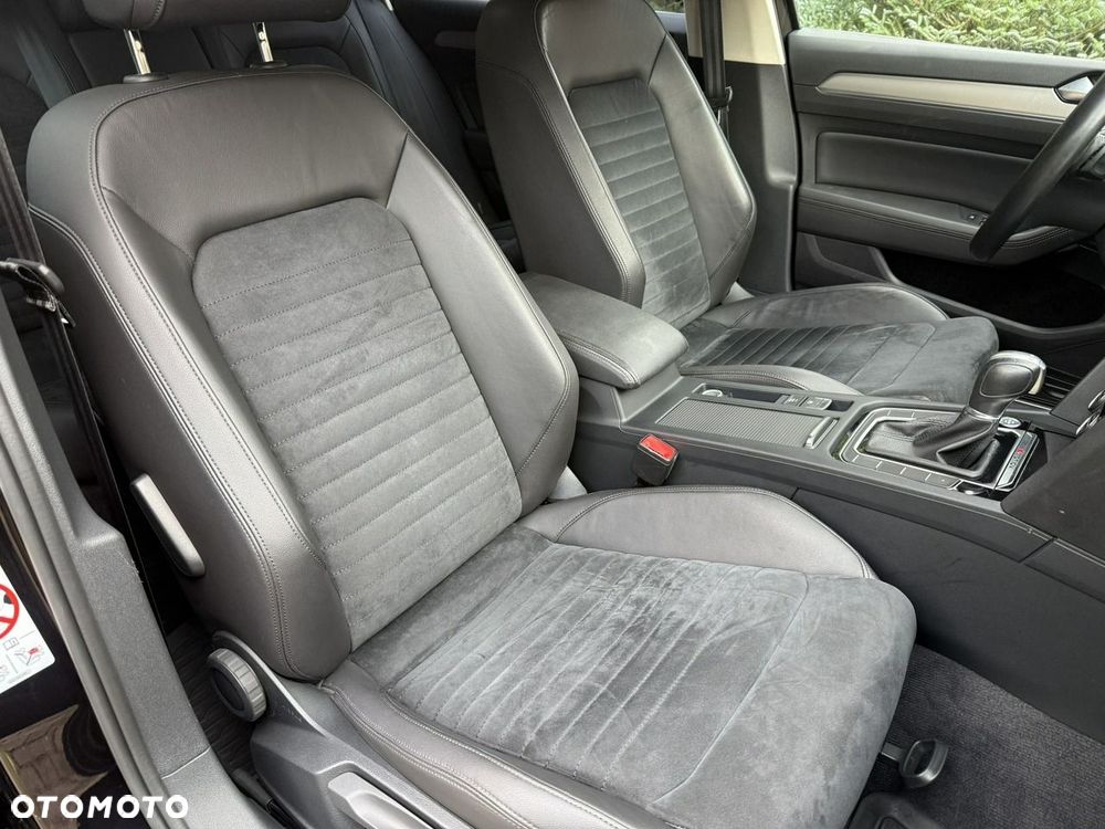 Volkswagen Passat 2.0 TDI SCR DSG 4Motion Business - 21