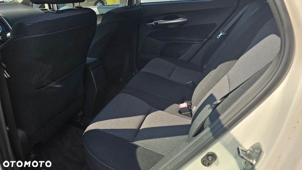 Toyota Auris 1.6 Premium + - 13