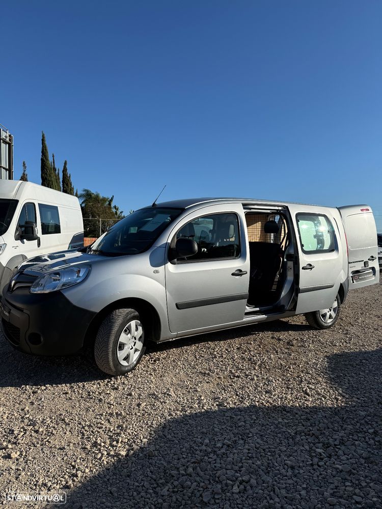 Renault Kangoo 1.5 dCl Blue 115 Maxi 4 Lugares - 23