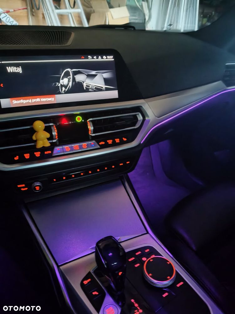 BMW Seria 3 320d xDrive Edition M Sport Shadow - 12