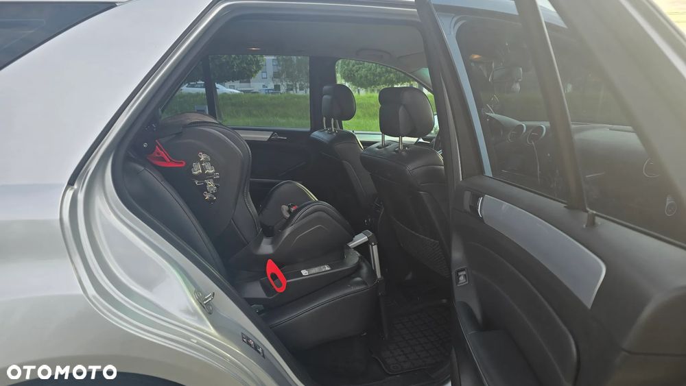 Mercedes-Benz ML - 12