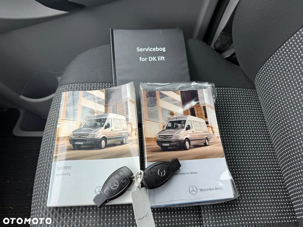 Mercedes-Benz Sprinter - 21