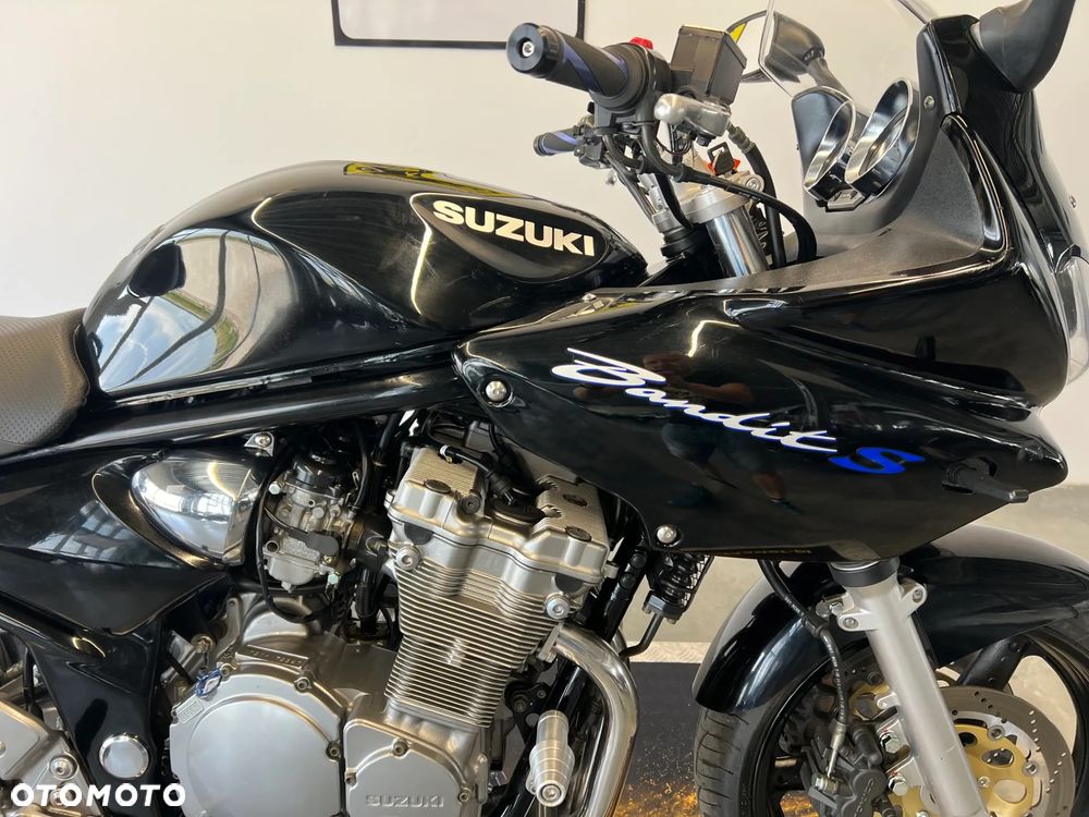 Suzuki Bandit - 25