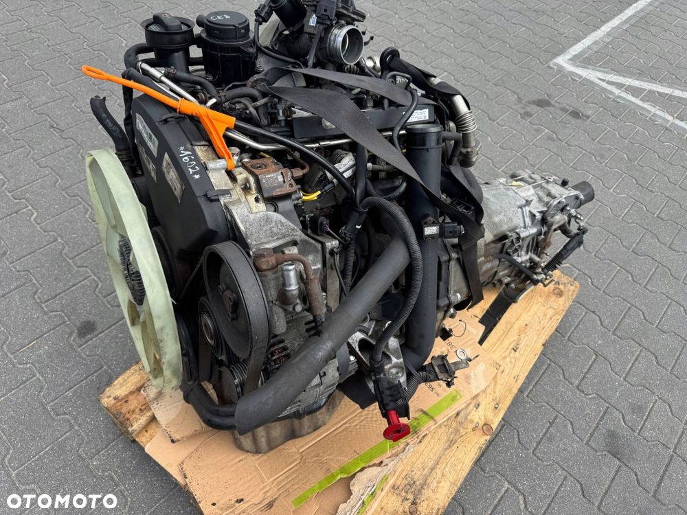 SILNIK KOMPLETNY 2.5 TDI CEB SKRZYNIA BIEGÓW HVW VW CRAFTER 2010