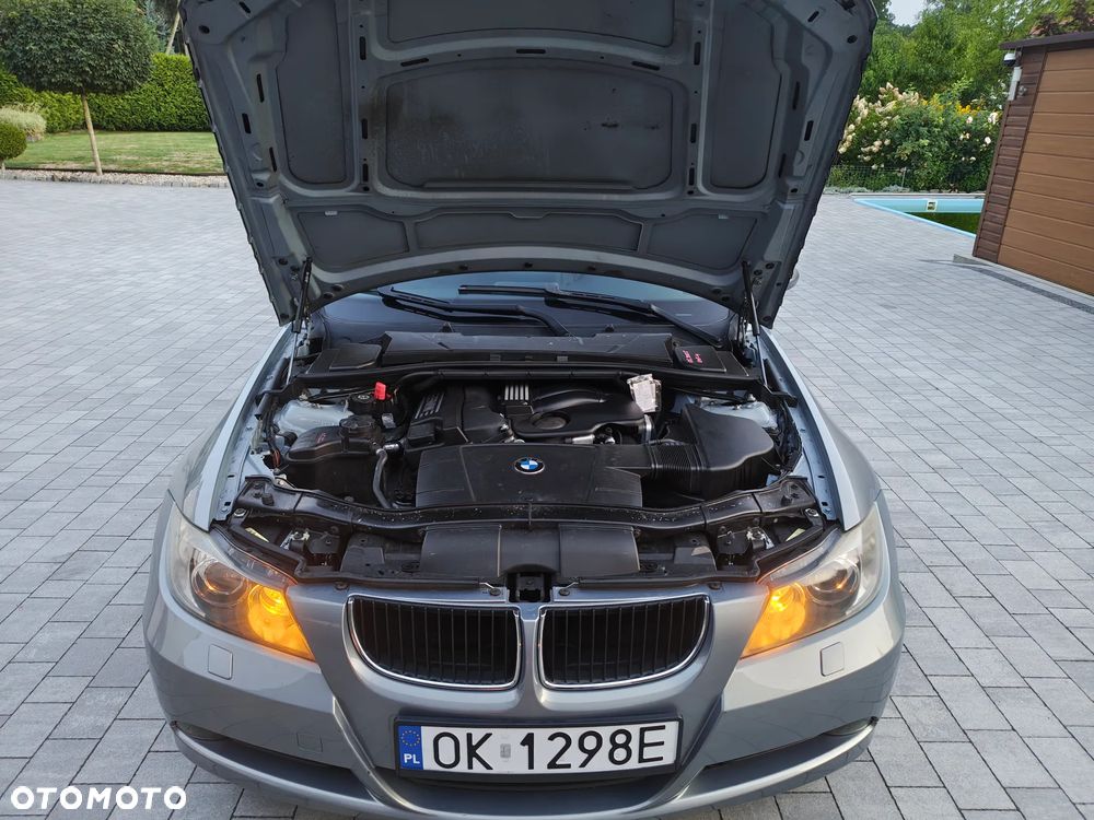 BMW Seria 3 320i - 12