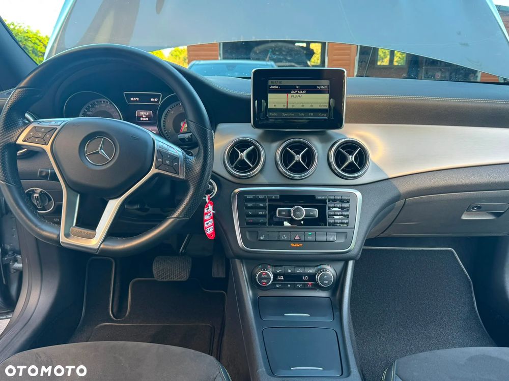 Mercedes-Benz CLA 250 7G-DCT AMG Line - 13