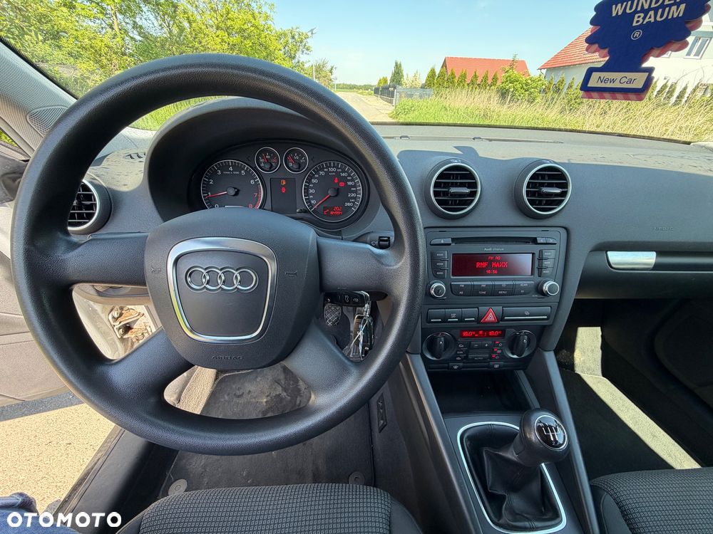Audi A3 3-drzwiowe 1.6 Attraction - 11