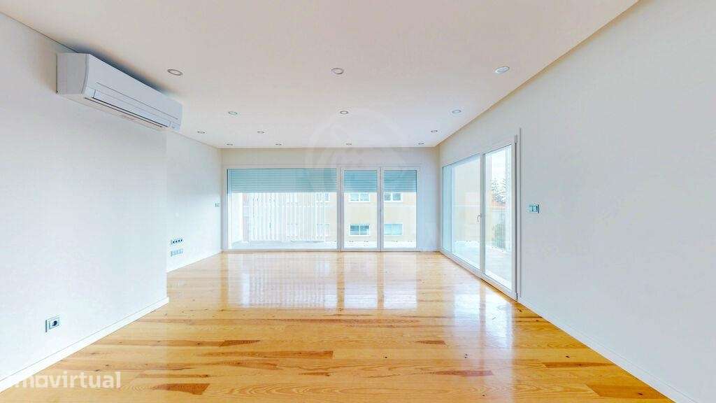 T4 ESPAÇOSO EM S.JOAO DO ESTORIL - Grande imagem: 2/37