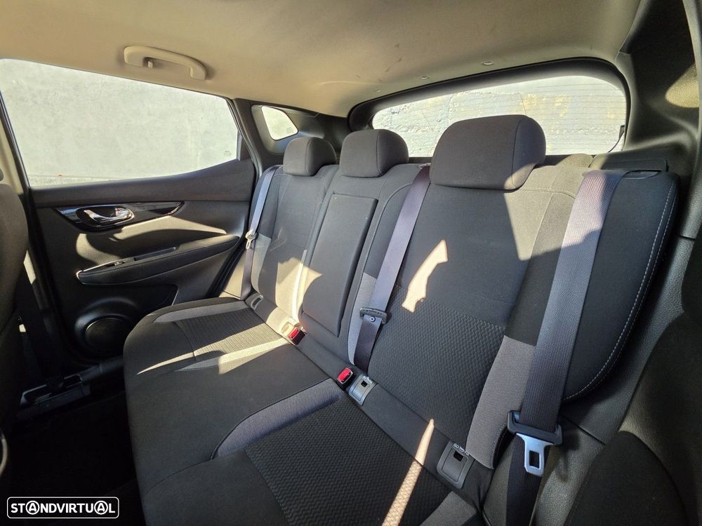 Nissan Qashqai 1.5 dCi N-Connecta - 18
