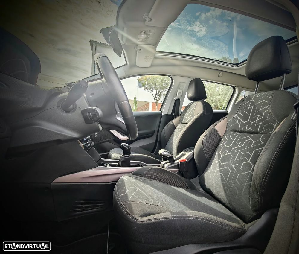 Peugeot 2008 1.6 e-HDi Allure - 16