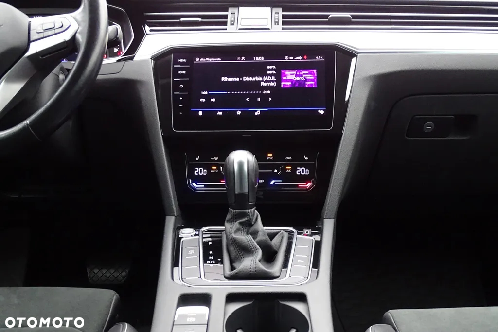 Volkswagen Passat Variant 2.0 TDI SCR DSG 4Motion Elegance - 39