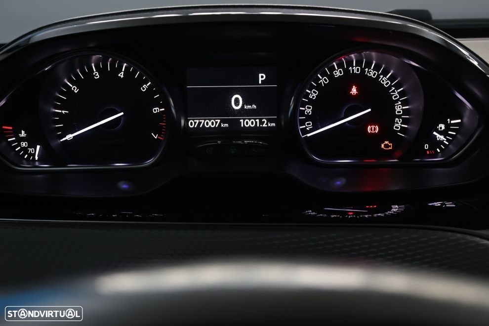 Peugeot 2008 1.2 PureTech Allure EAT6 - 16