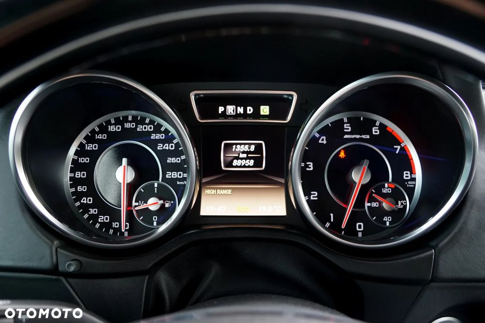 Mercedes-Benz Klasa G AMG 63 AMG SPEEDSHIFT 7G-TRONIC - 32