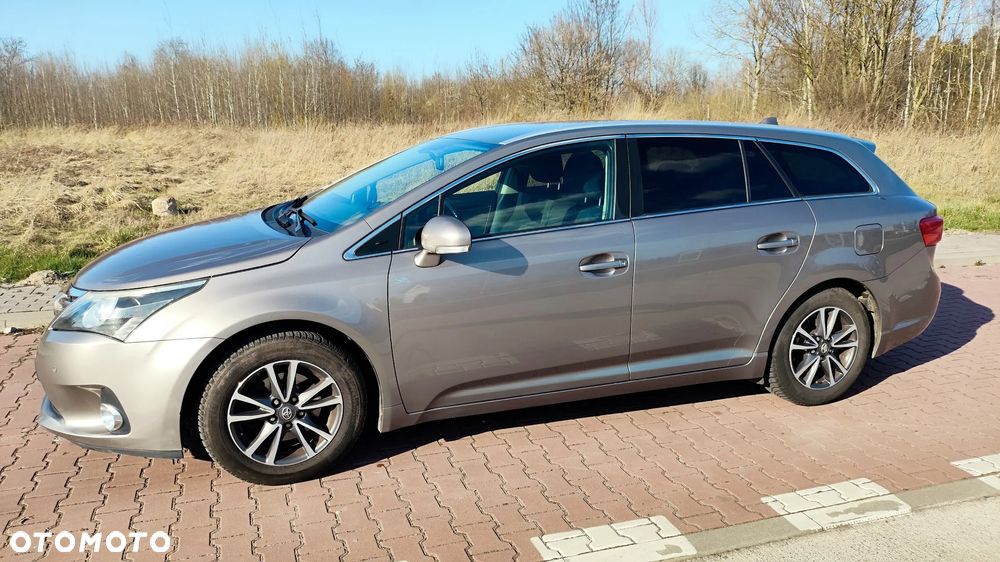 Toyota Avensis 2.0 D-4D Edition (2014) - 16