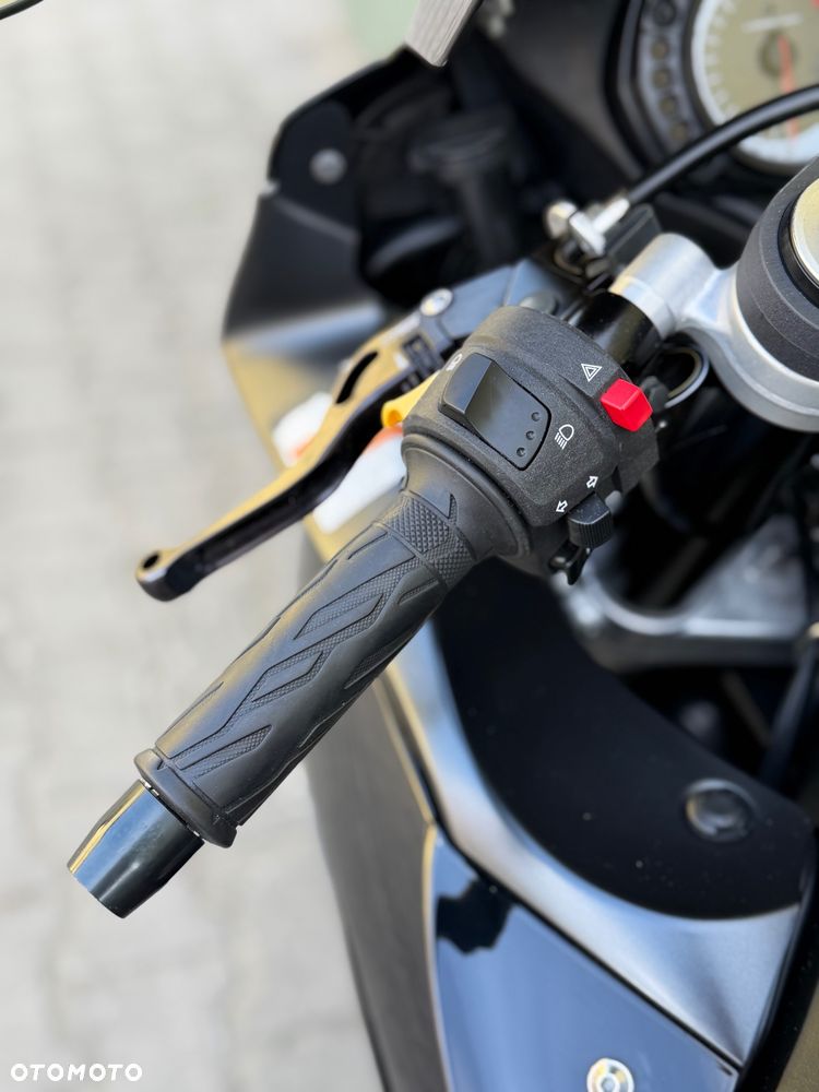 Suzuki GSX-R - 35
