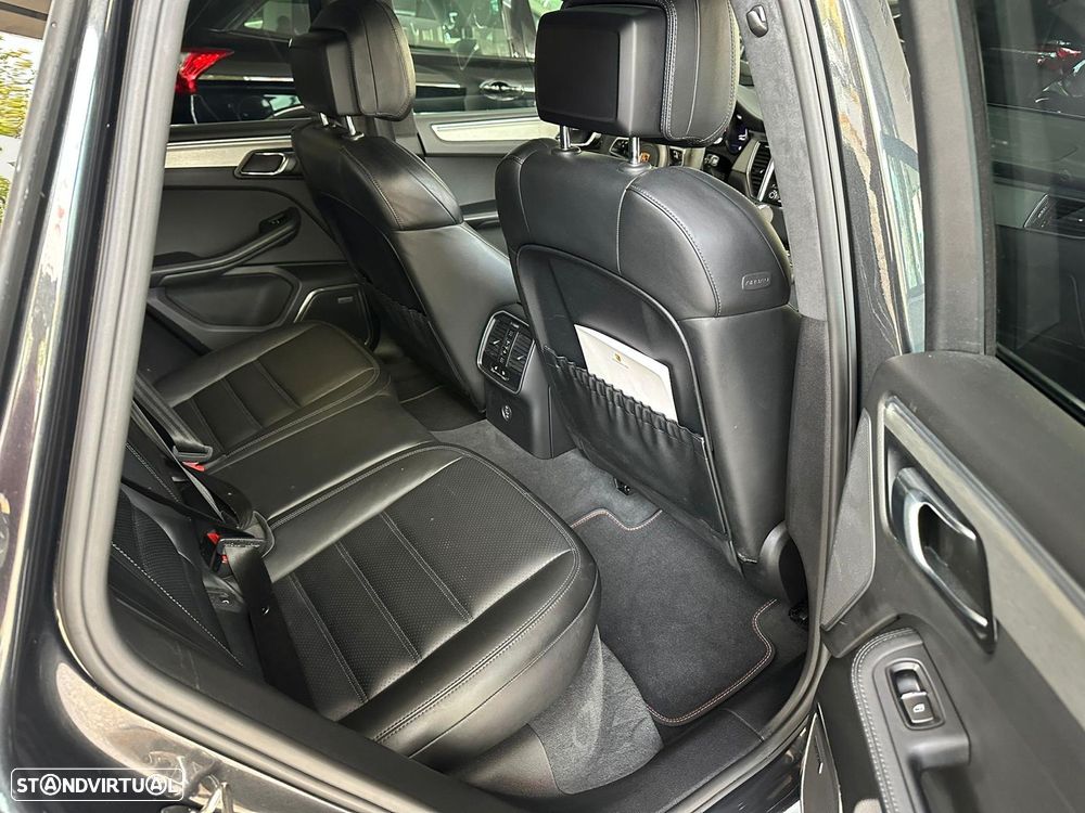 Porsche Macan Turbo - 8