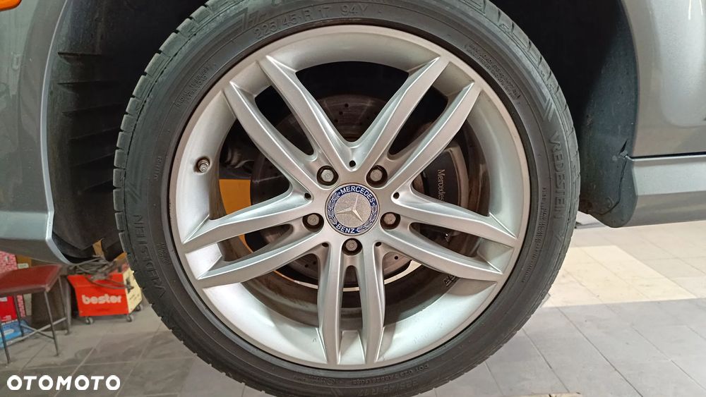 Mercedes-Benz Klasa C 250 CGI Automatik BlueEFFICIENCY - 30