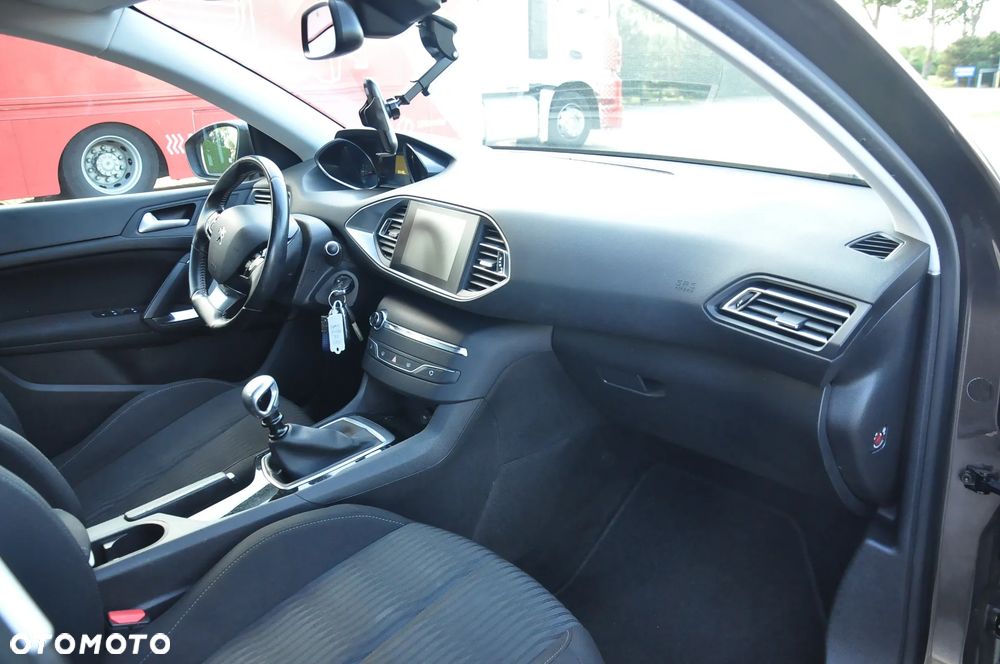 Peugeot 308 1.6 e-HDi Active S&S - 27