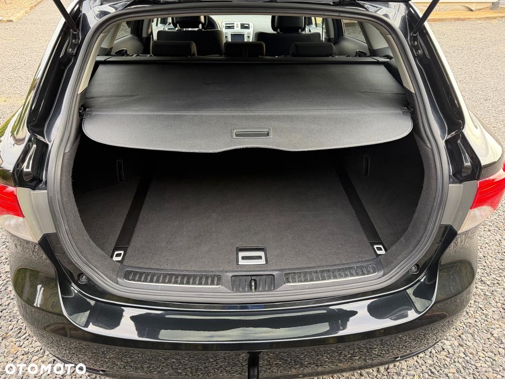 Toyota Avensis 1.8 Executive - 11